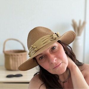 McCalad Hatter 2019 Straw Fedora Hat w/ Maple Leaf Accent Beige Leather Band